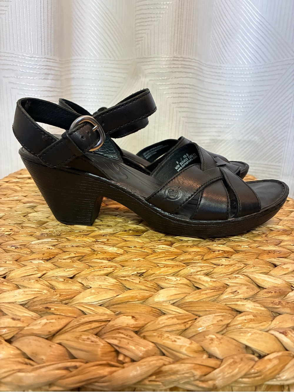 Born Black Leather Strappy Block Heel Sandals Women’s Sz 9 - Picture 3 of 8